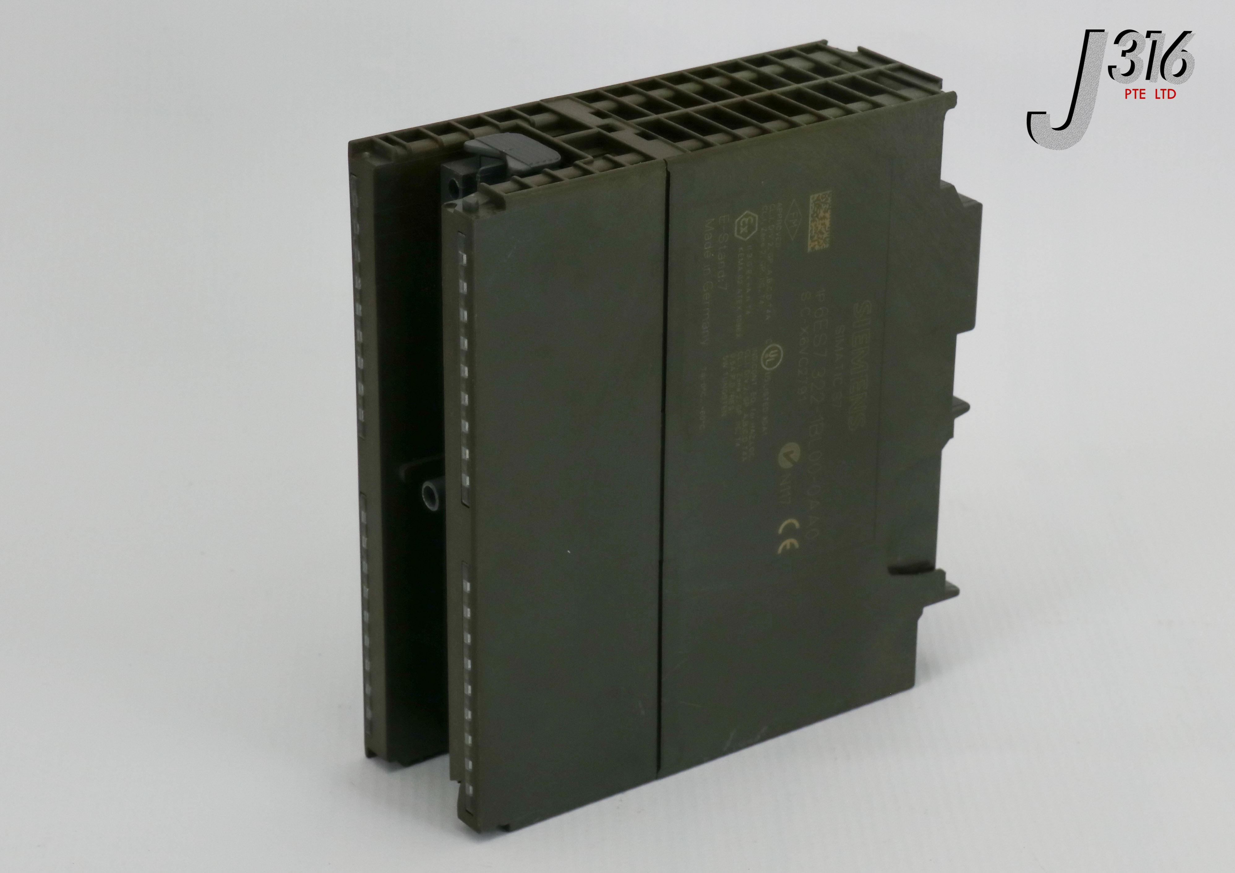 20504 SIEMENS SIMATIC S7 DIGITAL O/P MODULE 6ES7 322-1BL00-0AA0